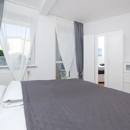 Port Str Towarowa By Jantar 코워브제크