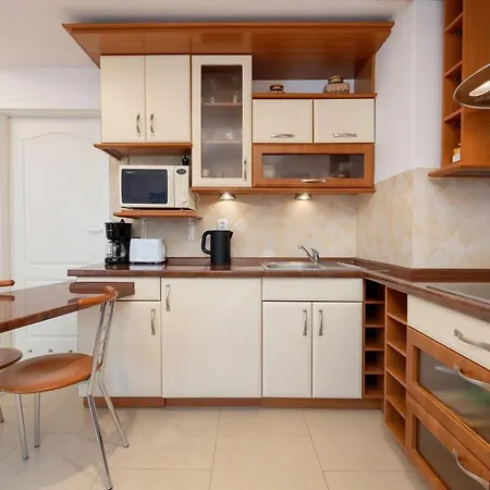 아파트 Port Str Towarowa By Jantar 코워브제크